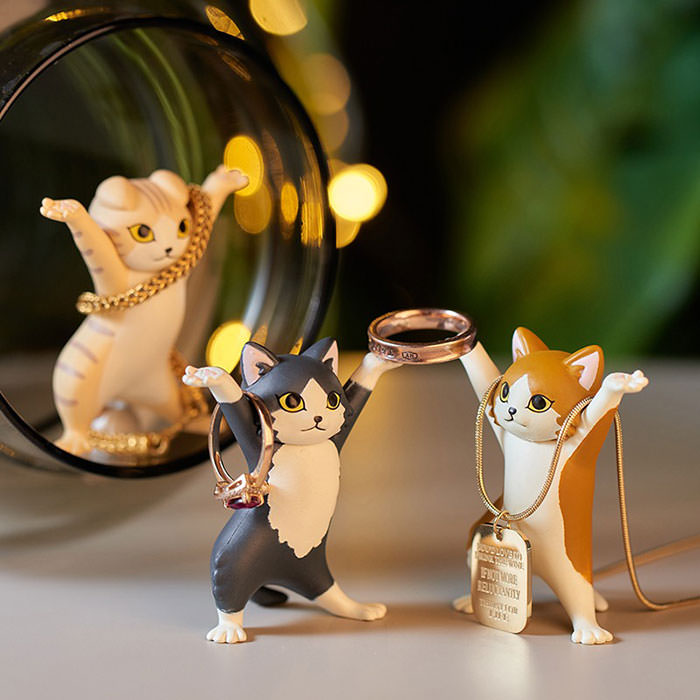 Dance Cat Airpod Holder
